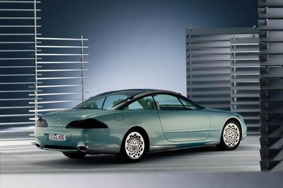 mercedes_benz_f_200_3.jpg